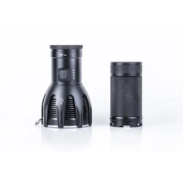 Projecteur LED SAINT TORCH 30 V2.0, 8 000 lumens (batterie incluse)