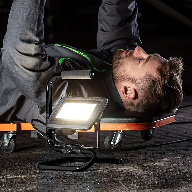 Projecteur léger et mobile NEO TOOLS 99-063 SMD 50W