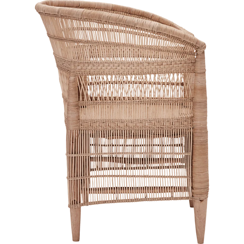 Chaise Rika de House Doctor avec accoudoirs, Naturel avec revêtement anti-rayures
