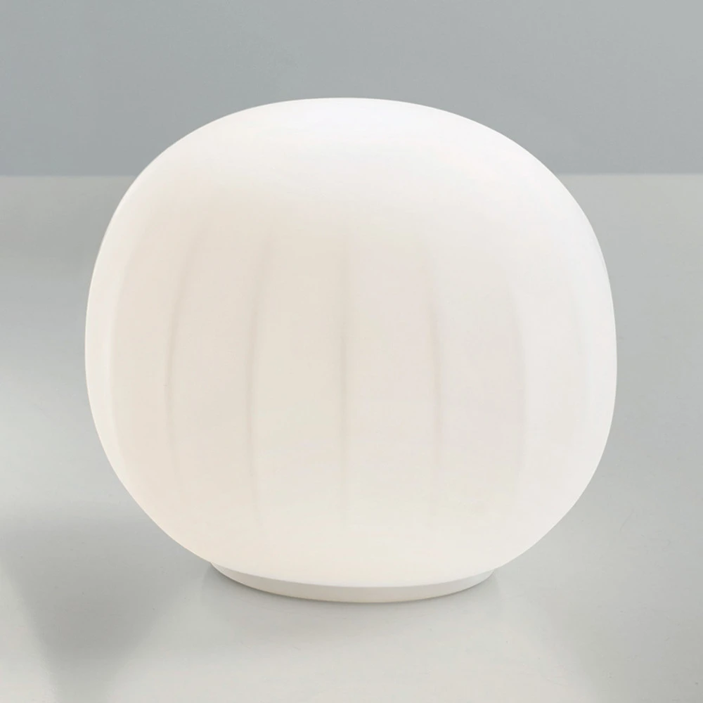 Bureau d'angle Luceplan Lita lampe à poser Ø 18 cm