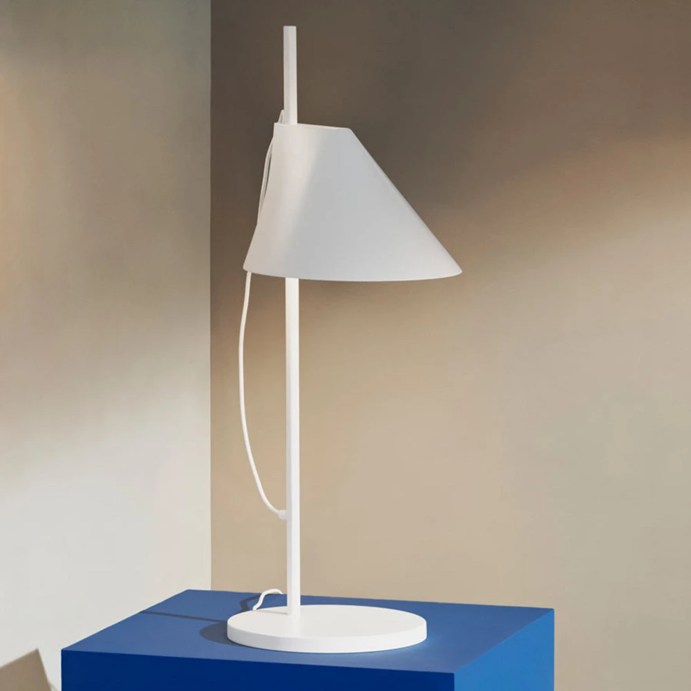 Louis Poulsen Yuh - lampe à poser LED blanche pour espace ouvert