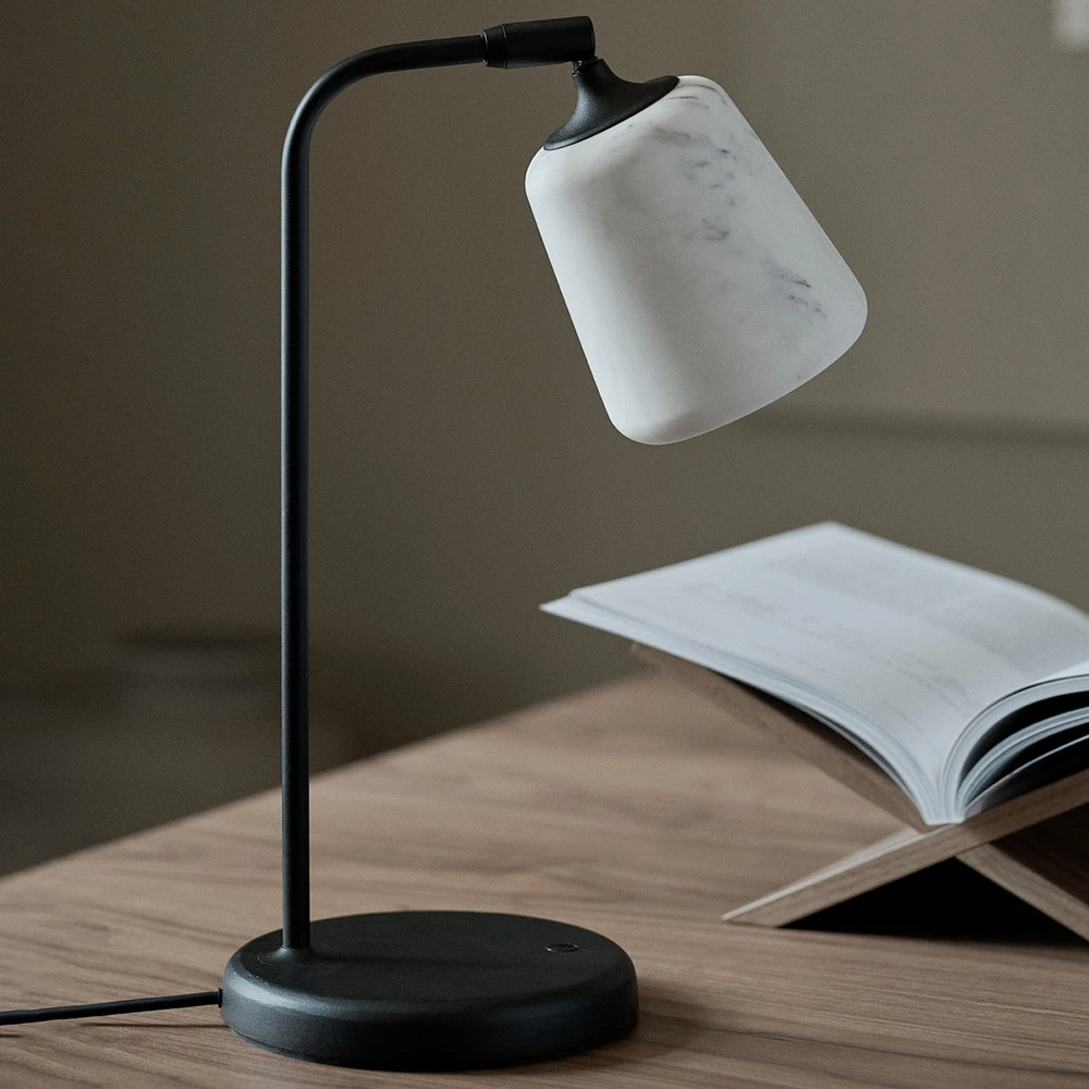 New Works Material Récent Edition lampe poser, marbre Assemblé et prêt à l'emploi