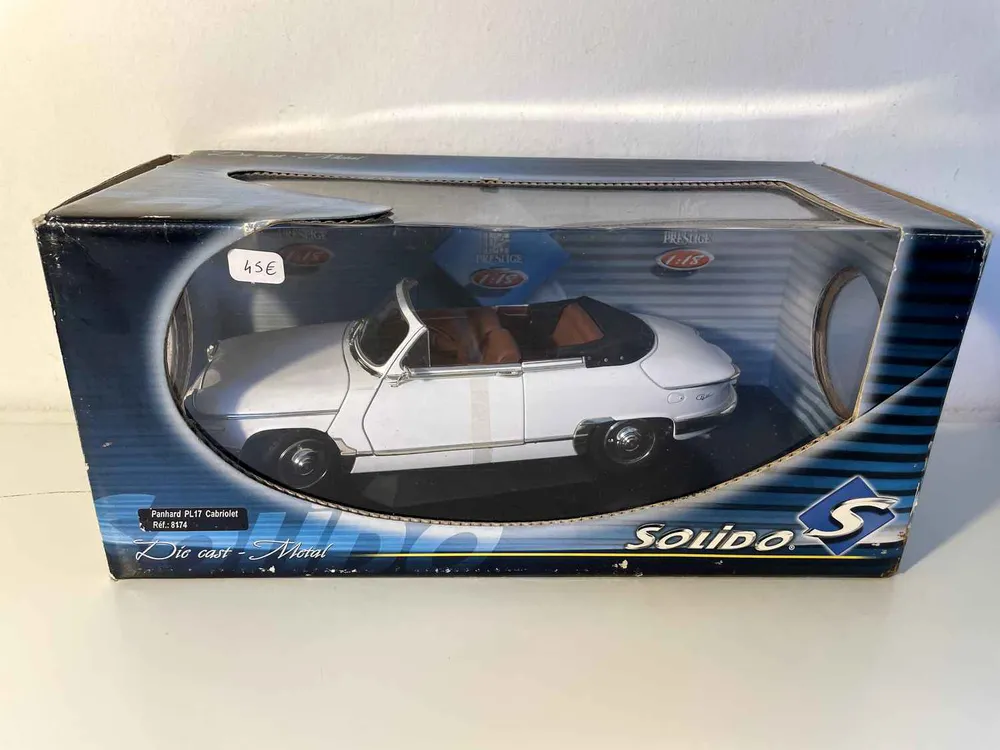 Panhard PL17 cabriolet blanche (Solido référence 8174) - Echelle 1/18ème