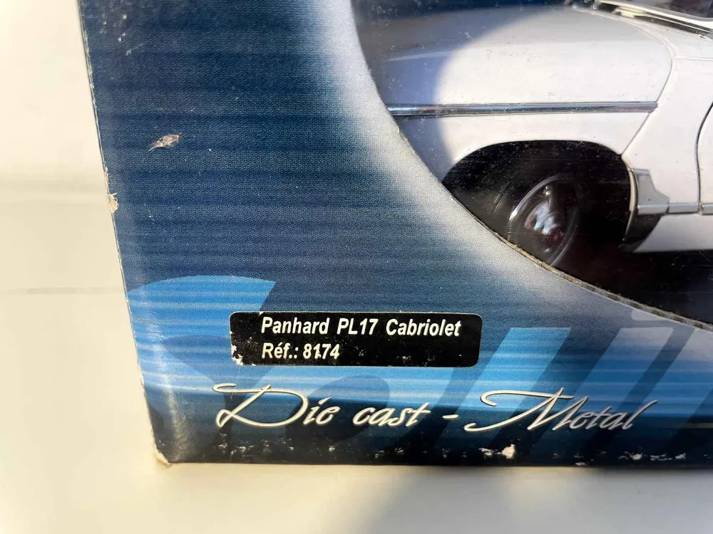 Panhard PL17 cabriolet blanche (Solido référence 8174) - Echelle 1/18ème