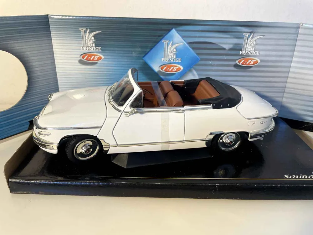 Panhard PL17 cabriolet blanche (Solido référence 8174) - Echelle 1/18ème