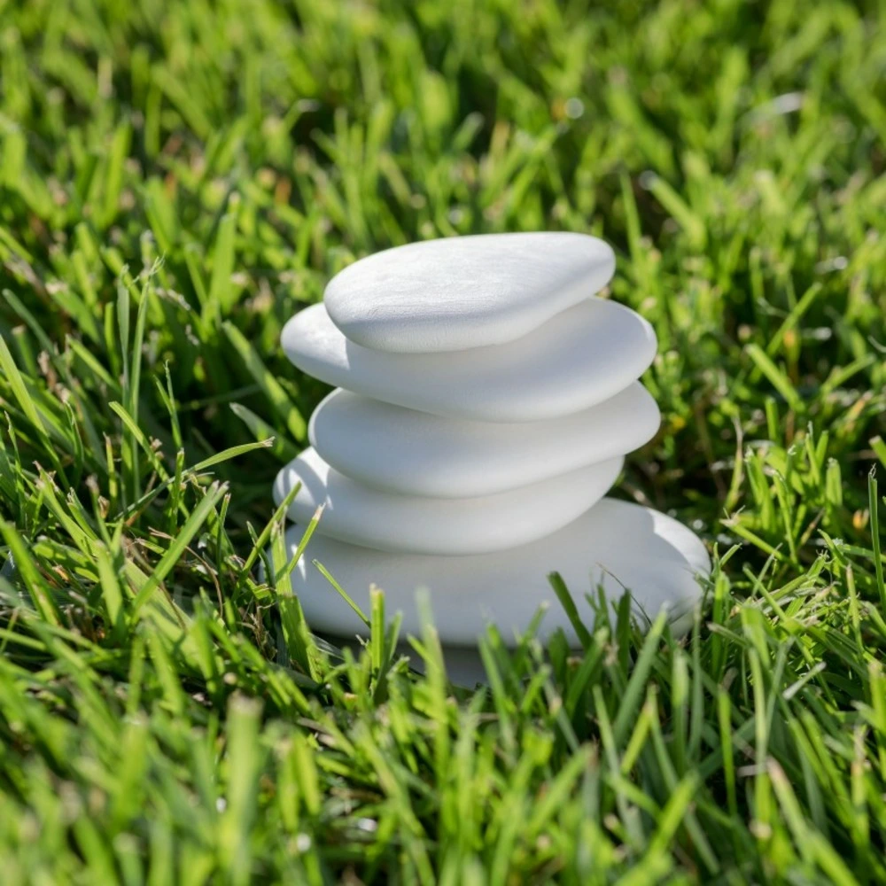 Galets décoratifs en plastique recyclé - noir étendu (5 à 8 cm)