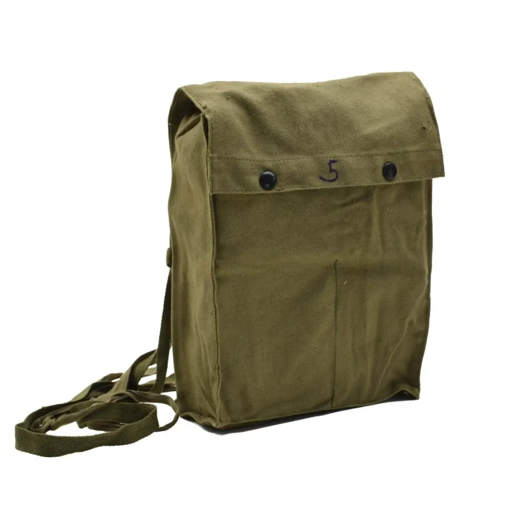 Véritable sac à bandoulière de l'armée tchèque classique pratique avec rabat et boutons-pression