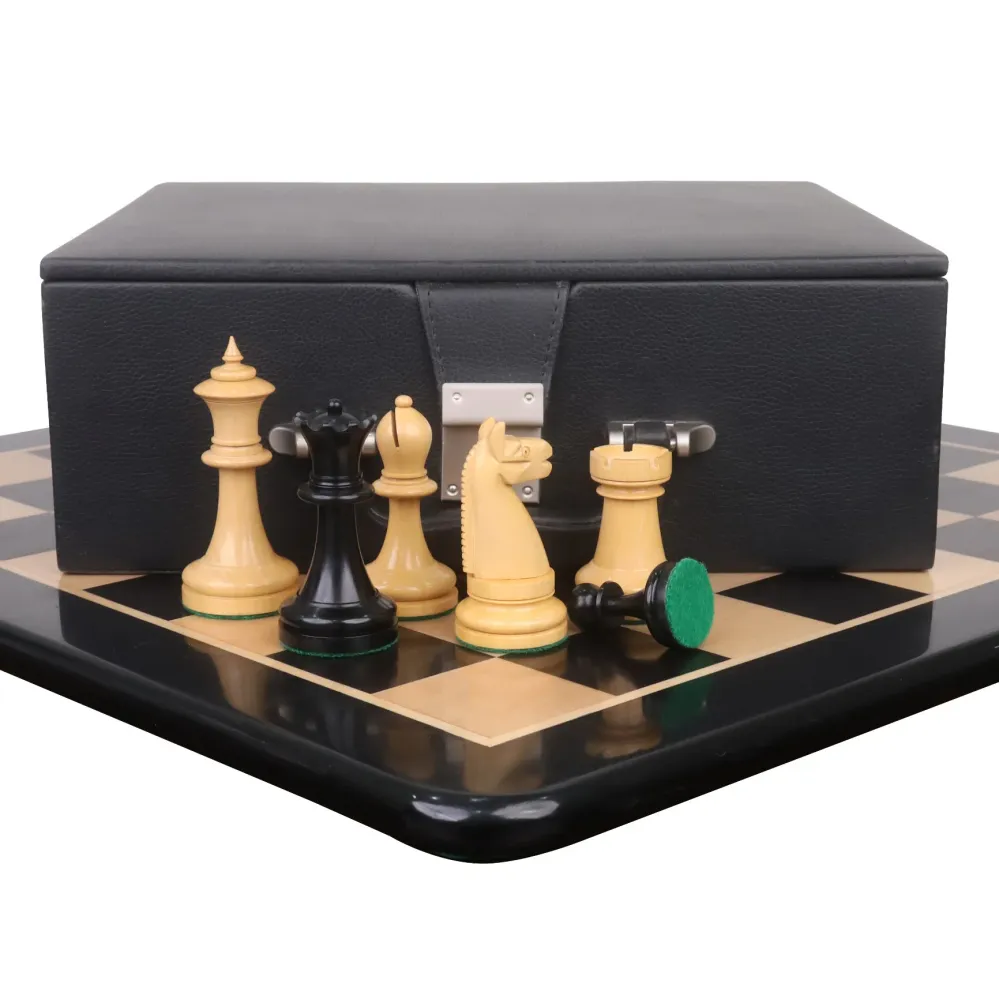 Set de reproduction de la compagnie américaine d'échecs des années 1900 - pièces en bois d'ébène avec échiquier et boîte d...