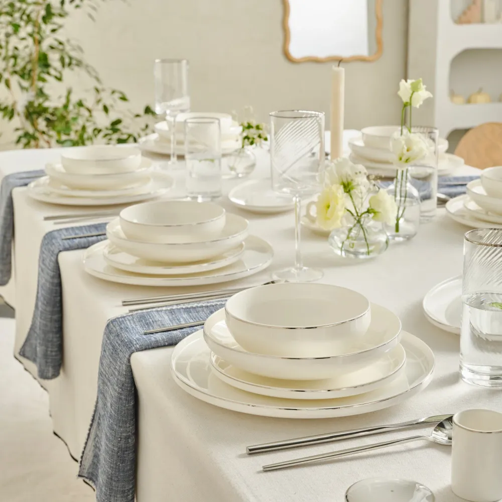 Karaca Red Carpet Collection Stream Bone Merope Service de Table 53 pièces pour 12 personnes Platine avec Roulettes Bloqua...