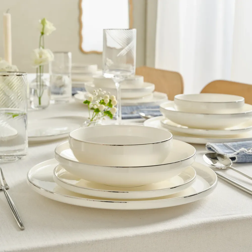 Karaca Red Carpet Collection Stream Bone Merope Service de Table 53 pièces pour 12 personnes Platine avec Roulettes Bloqua...
