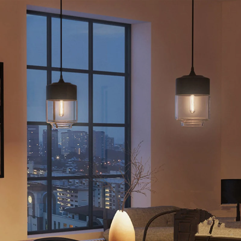 1-Licht-Restaurant-Downlight-moderne schwarze Pendelleuchte mit Glasschirm aus klarem Glas avec tablette inclinable