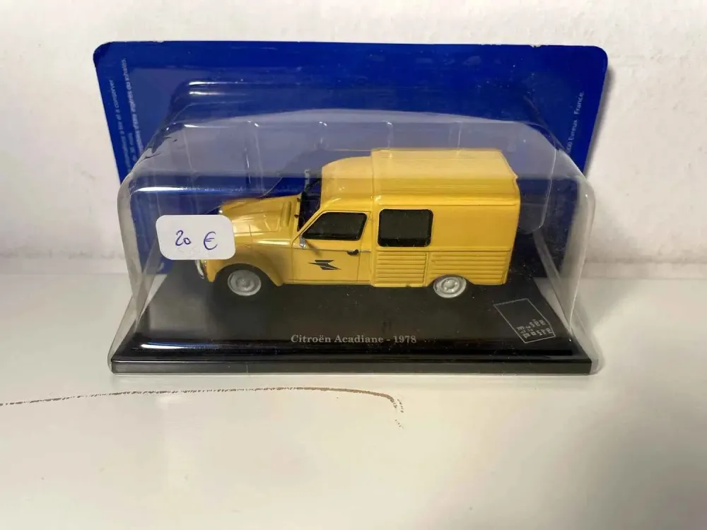 Citroën Acadiane jaune de 1978 la Poste - PTT pour salles de classe
