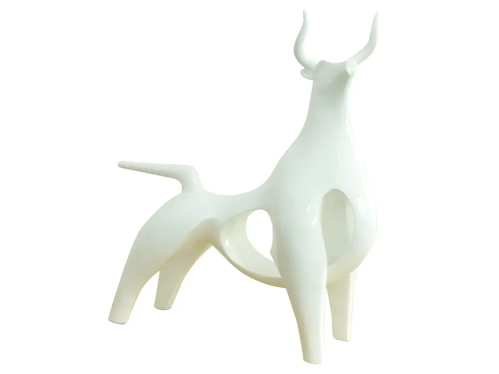Statue taureau minimaliste en résine blanche laquée H50 cm - VALIENTE
