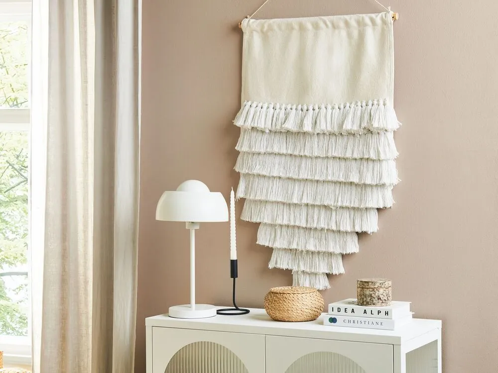 Range-câbles adhésif Décoration murale suspendue avec pompons en coton blanc cassé THUL