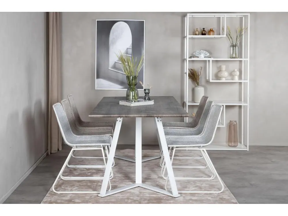 Bureau à compartiments intégrés MarinaGRWH ensemble table, table gris et 6 Cirebon chaises rougein whitewash.
