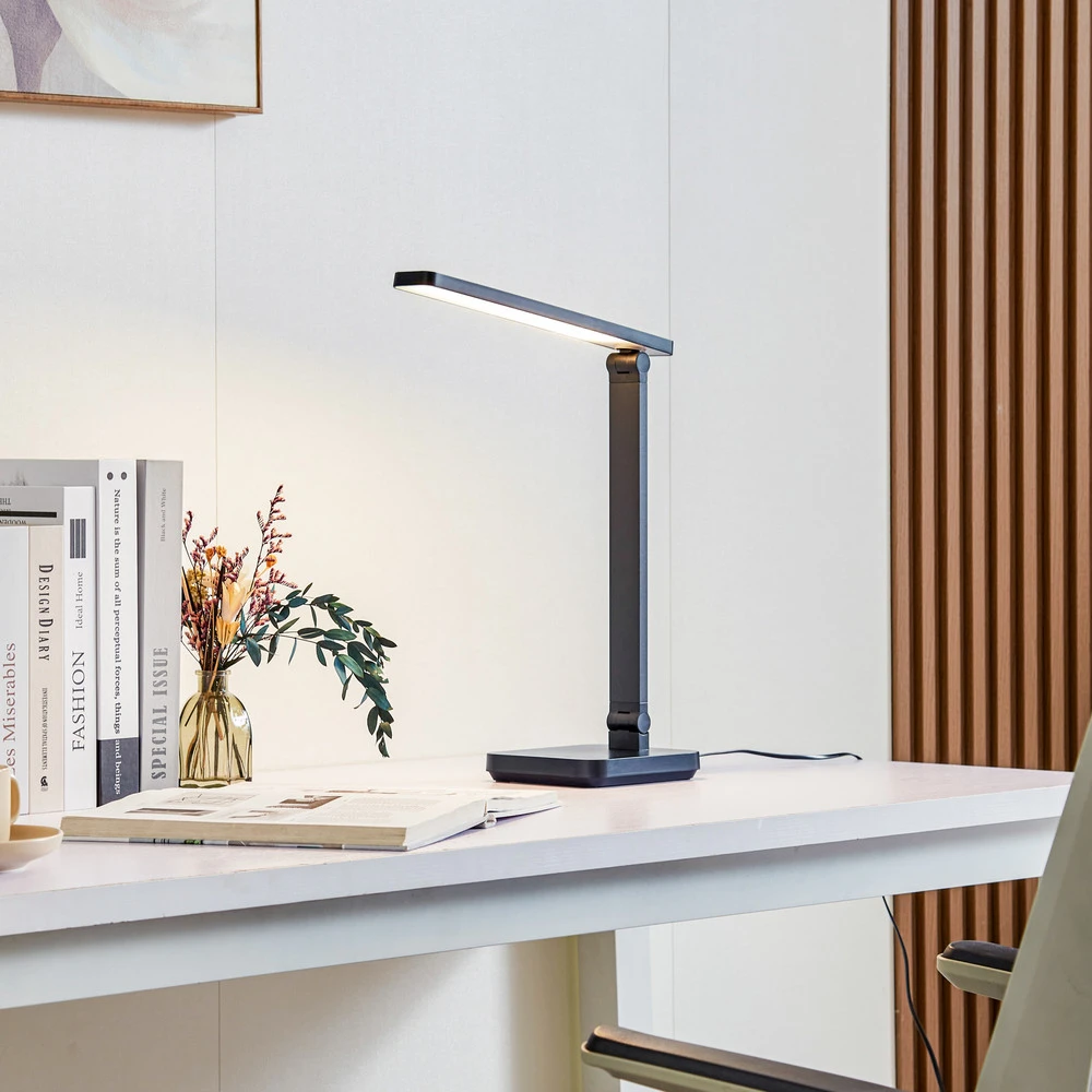 Lampe de bureau LED Lindby Rylas, noir, USB, CCT avec finition anti-poussière