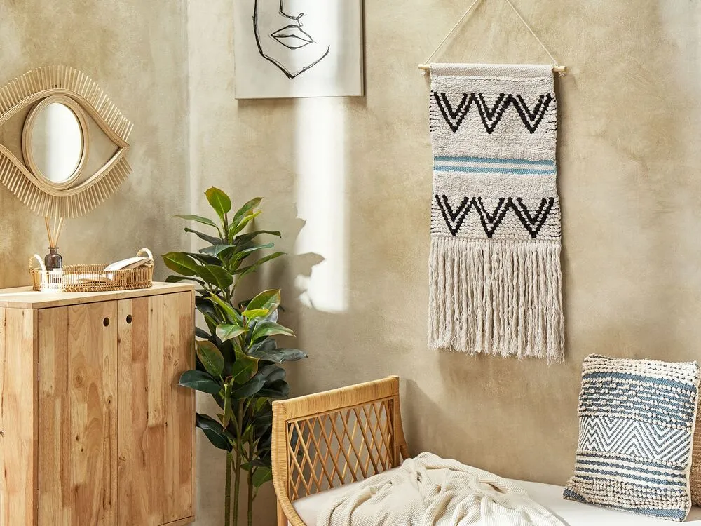 Décoration murale en coton avec pompons écru et noir FAZILPUR