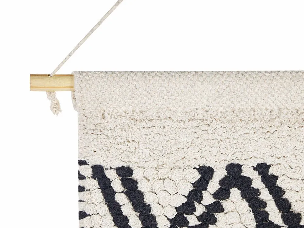 Décoration murale en coton avec pompons écru et noir FAZILPUR