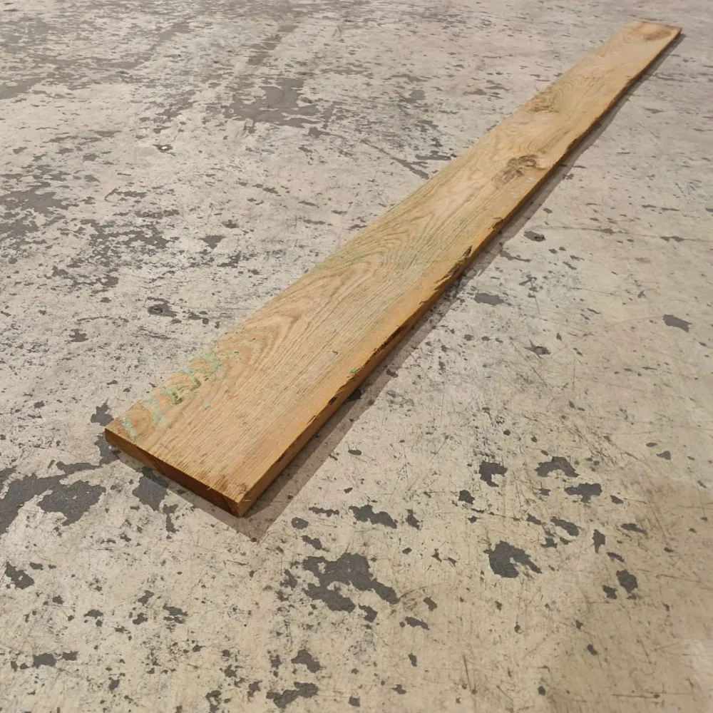 Planche pin classe 3 vert - 18x150 - L=2,5m (déclassé - ne pas se servir de en structurel)