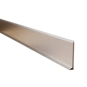 Plinthe décorative pour mur Ilcom F Argent satiné - 80mm x 2700mm x 0,65 ep.