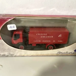Renault Premium rouge POMPIERS avec cellule émulseur (Solido référence 3165)
