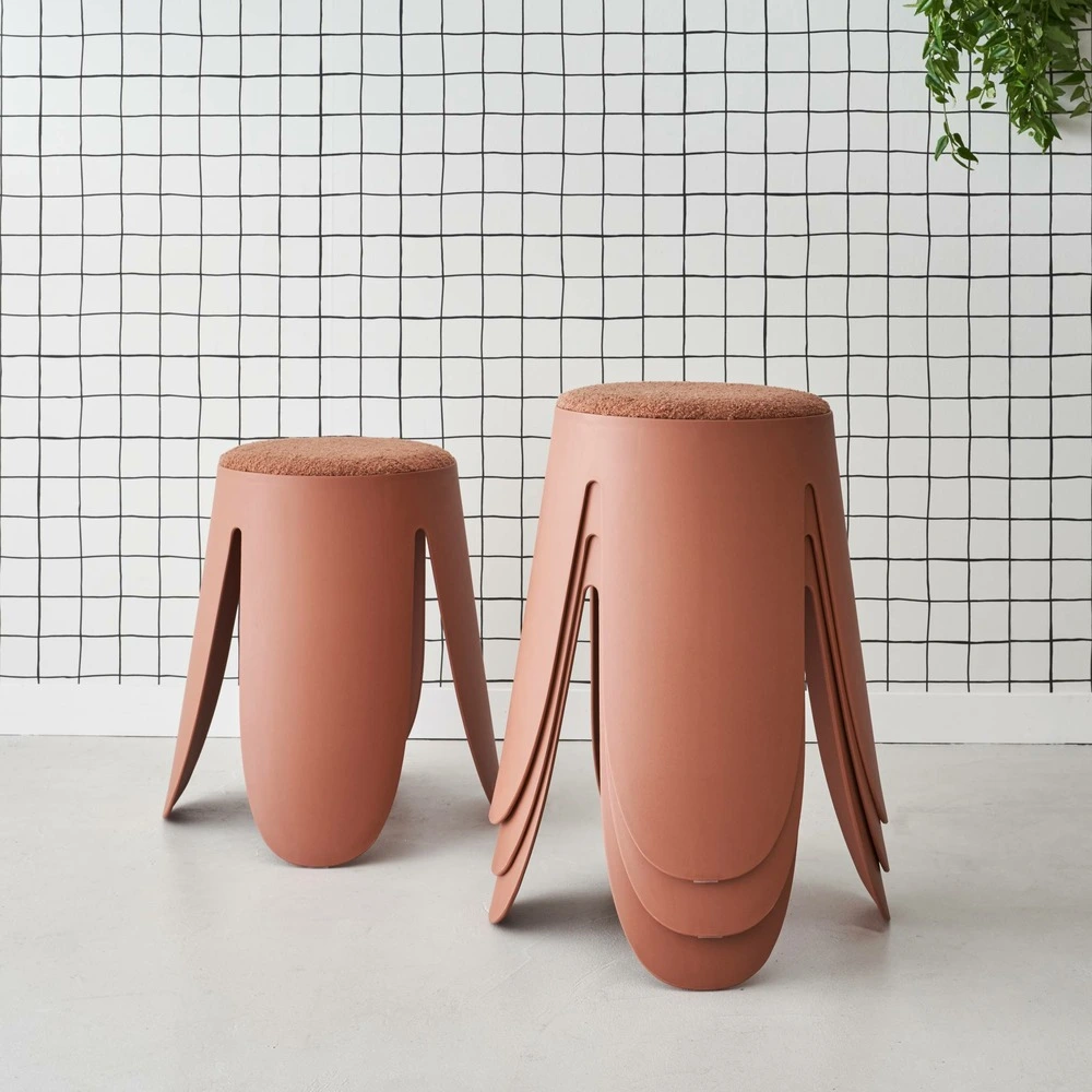 Set de 4 tabourets empilables terracotta. Bouclette texturée. Niki. Ø30 / 44 x h46cm