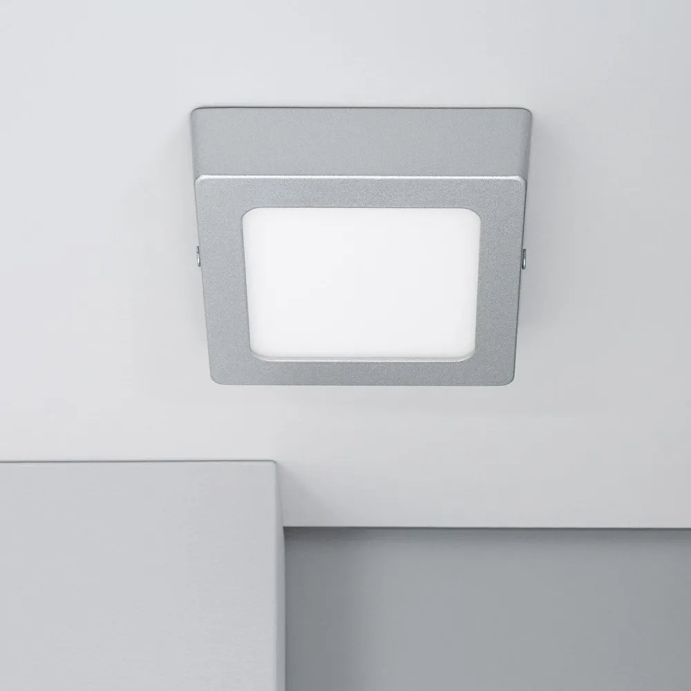 Luminaire carré LED 6W aluminium 105x105 mm CCT ajustable Galán SwitchDimm pour équipement audiovisuel