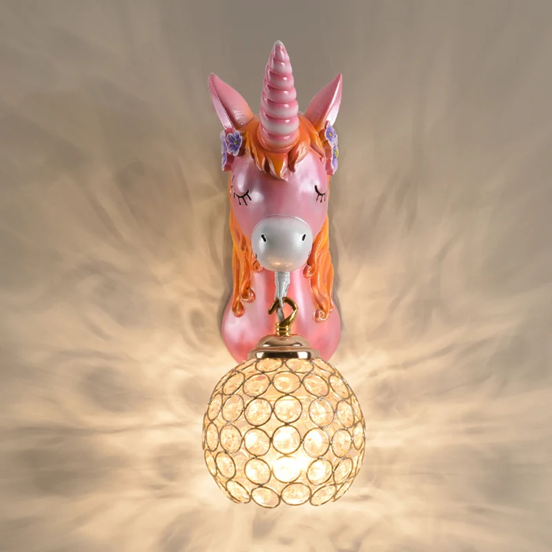 Lampe murale licorne de dessin animé, éclairage mural de chevet en résine avec abat-jour Globe évidé