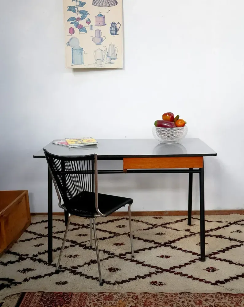 Yvan, le bureau en formica N°484 Brotix