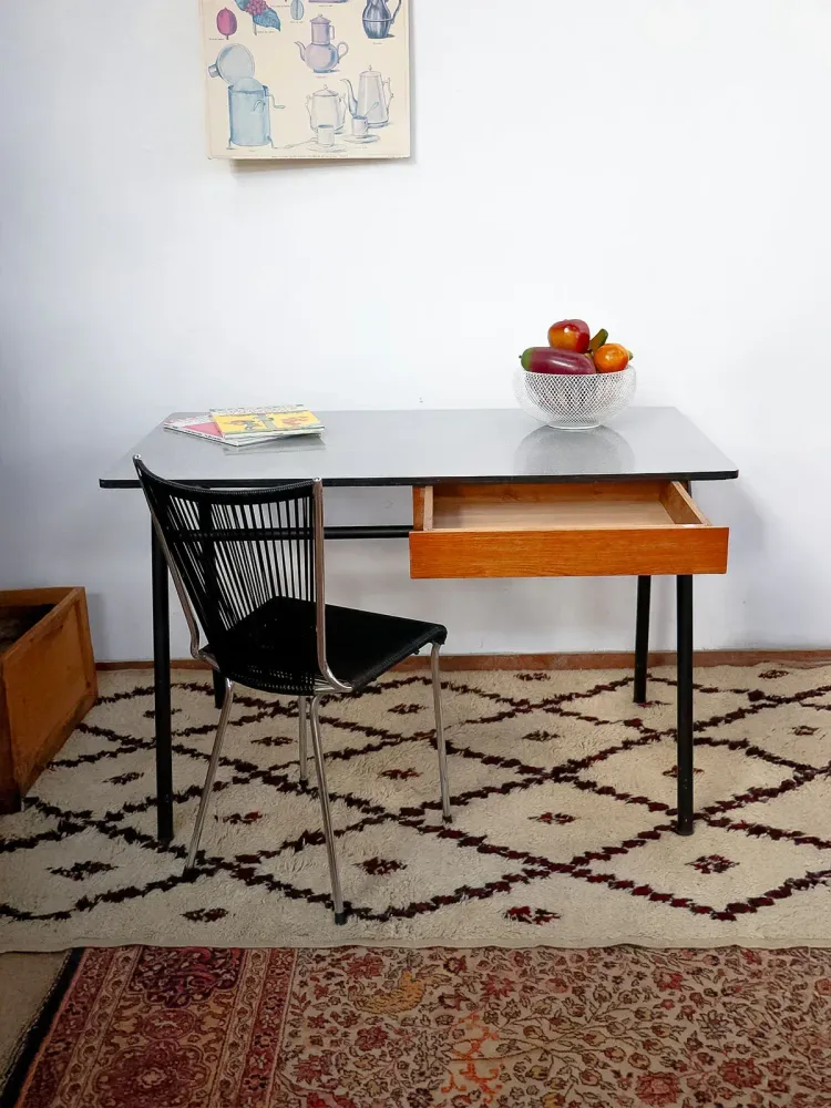 Yvan, le bureau en formica N°484 Brotix