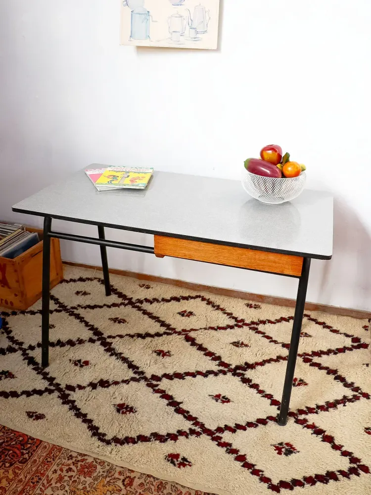 Yvan, le bureau en formica N°484 Brotix