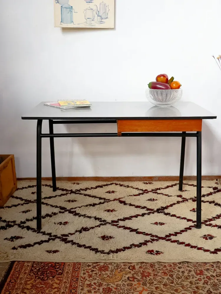 Yvan, le bureau en formica N°484 Brotix