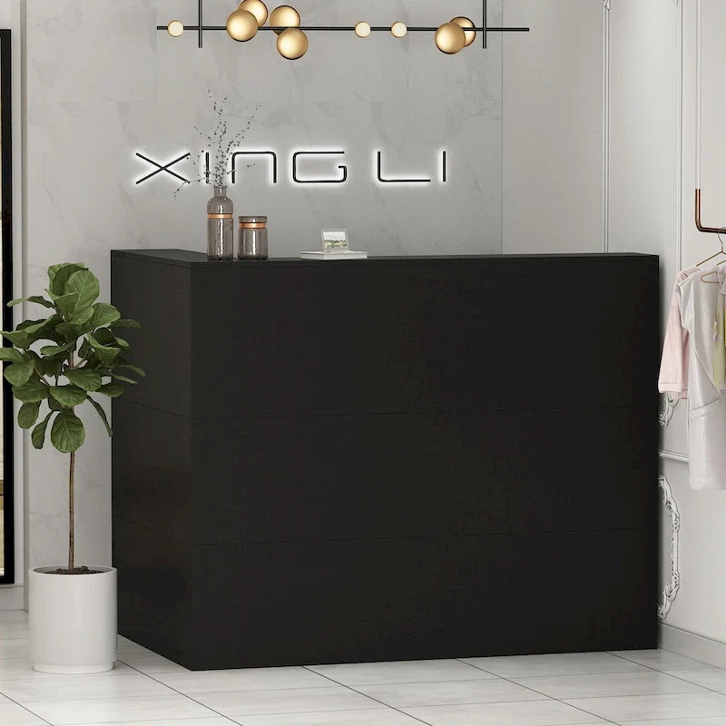 Bureau d'accueil en bois en forme de L