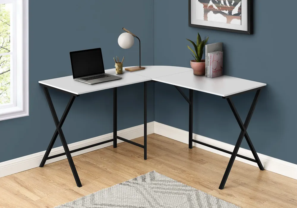 BUREAU D'ORDINATEUR - 55"L / DESSUS BLANC / COIN METAL NOIR