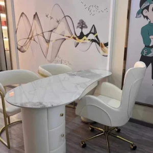 Bureau d'ordinateur de luxe en dalle de pierre de forme irrégulière, chaises de bureau réglables pour réception