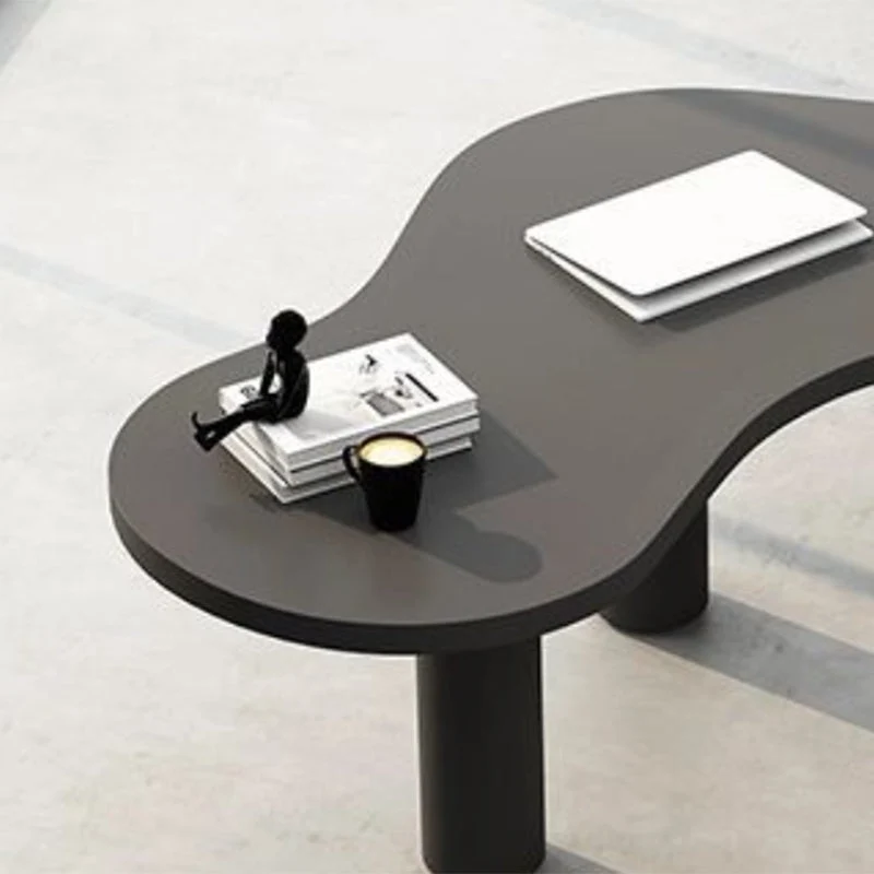 Bureau de bureau contemporain en pin, bureau d'écriture de forme libre pour le bureau Clearhalo