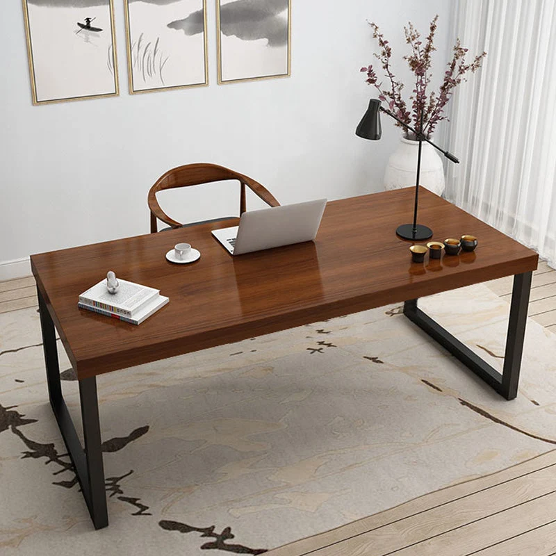 Bureau d'écriture industriel en bois massif, bureau rectangulaire à base de traîneau avec pieds en fer Clearhalo