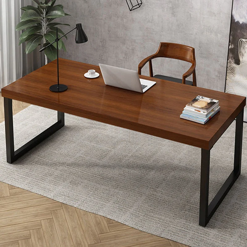 Bureau d'écriture industriel en bois massif, bureau rectangulaire à base de traîneau avec pieds en fer Clearhalo