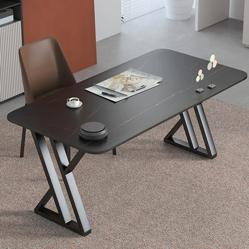 Bureau d'écriture rectangulaire contemporain, bureau d'ordinateur au fini antique avec pieds en métal Clearhalo