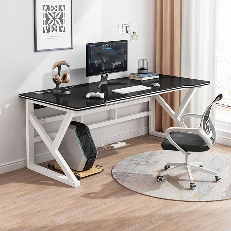 Bureau d'ordinateur contemporain en bois au fini antique avec pieds en métal Clearhalo