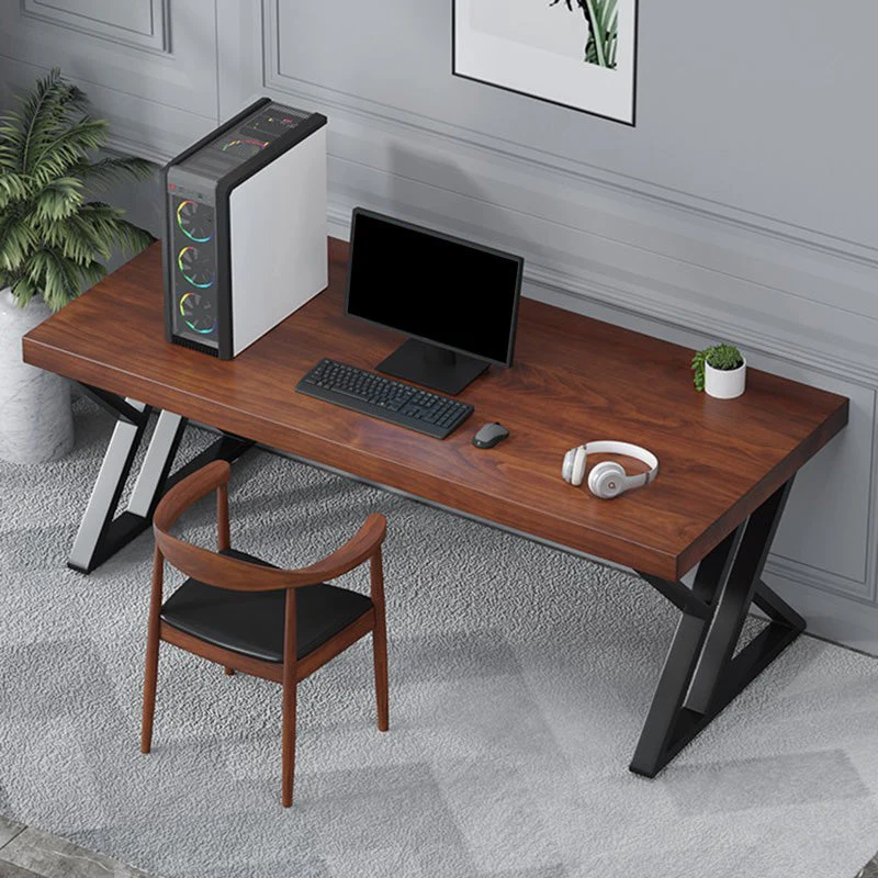 Bureau d'ordinateur contemporain en bois massif au fini antique avec pieds en métal Clearhalo