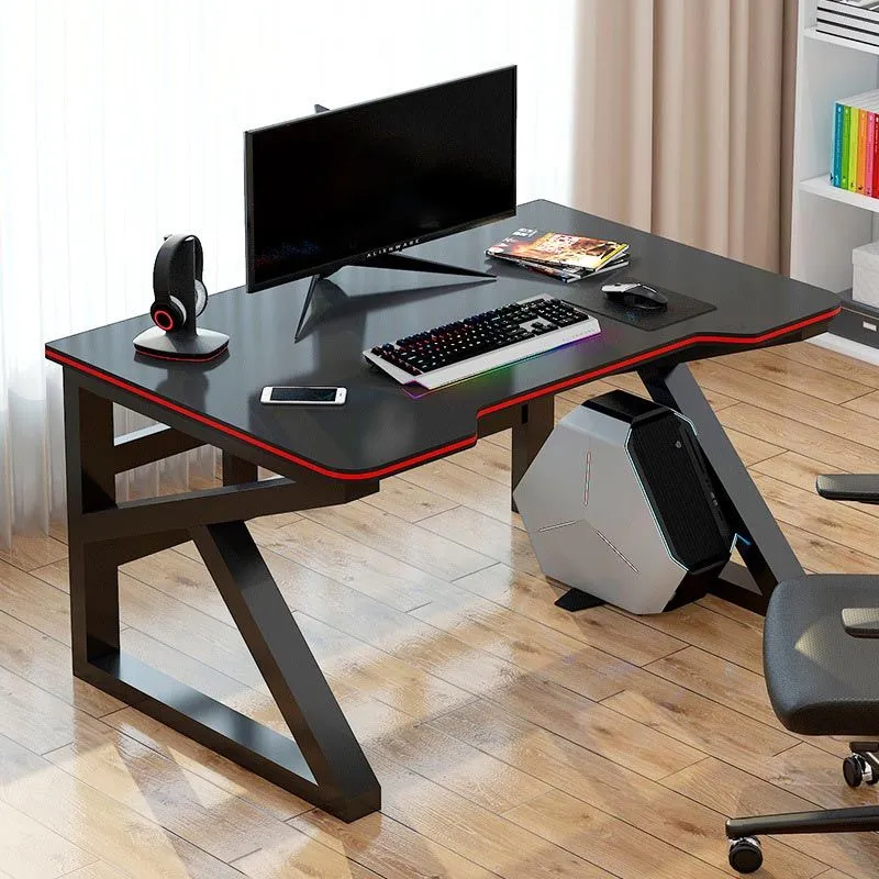 Bureau d'ordinateur industriel avec base à tréteau et plateau en bois manufacturé noir Clearhalo