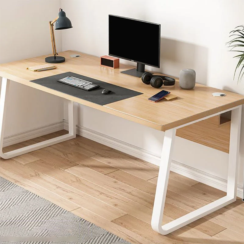 Bureau d'ordinateur rectangulaire en bois au fini antique avec pieds en métal Clearhalo