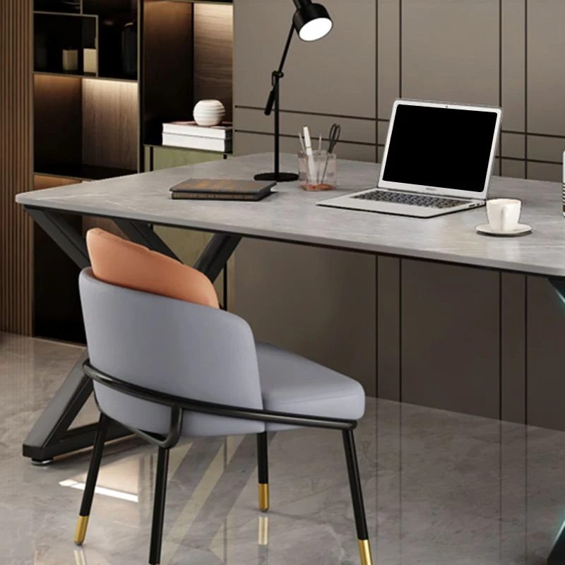 Bureau de forme rectangulaire, bureau d'écriture à 2 pieds en gris pour la maison Clearhalo