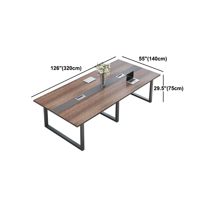 Bureau rectangulaire en bois de fabrication industrielle avec base en métal Clearhalo