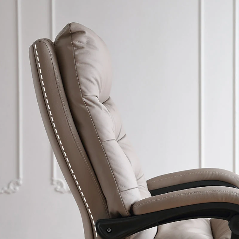 Chaise de bureau à bras rembourrés moderne, chaise coulissante ergonomique en cuir sans détresse avec roulettes Clearhalo