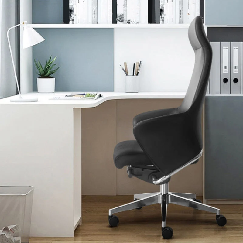 Chaise de bureau à mécanisme d'inclinaison et à dossier haut avec roulettes pivotantes Clearhalo