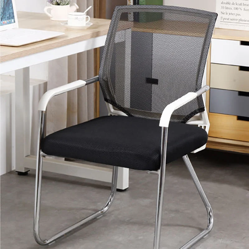Chaise de bureau moderne CorLiving Workspace, chaise de bureau en maille noire à dossier moyen Clearhalo