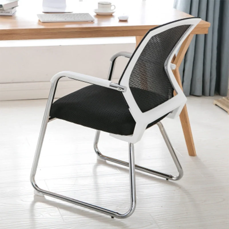 Chaise de bureau moderne CorLiving Workspace, chaise de bureau en maille noire à dossier moyen Clearhalo