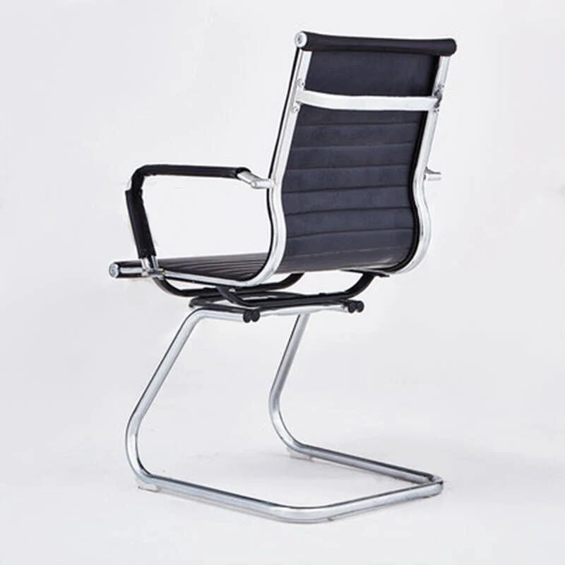 Chaise de bureau moderne en cuir avec accoudoirs inclus, dossier mi-hauteur, noir Clearhalo